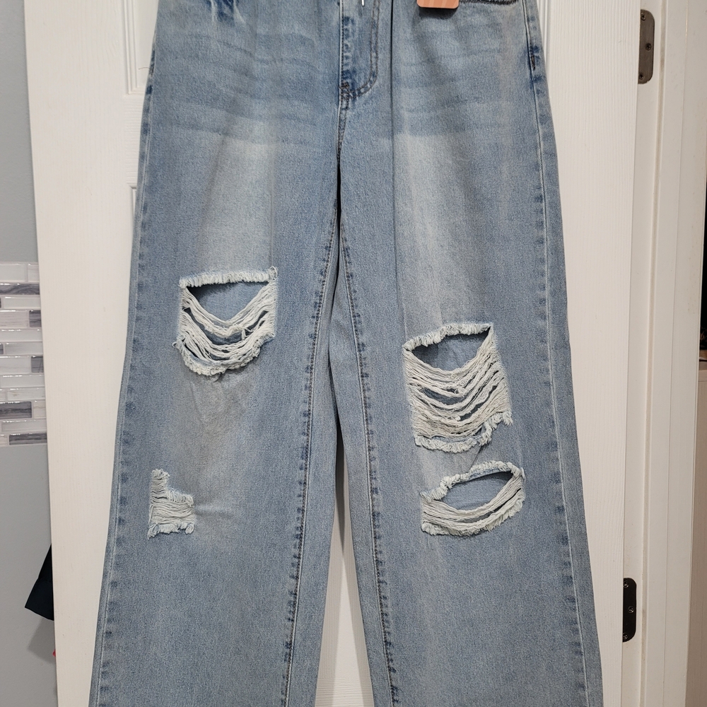 SHEIN Light Blue Distressed Straight Leg Jeans